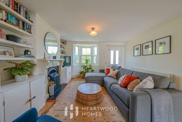 3 Bedroom End Of Terrace House For Sale In Lower Luton Road, Wheathampstead, St. Albans, AL4