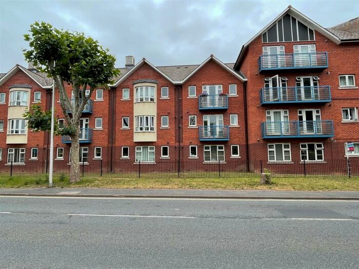 2 Bedroom Flat To Rent In Tudor Street, Exeter, EX4
