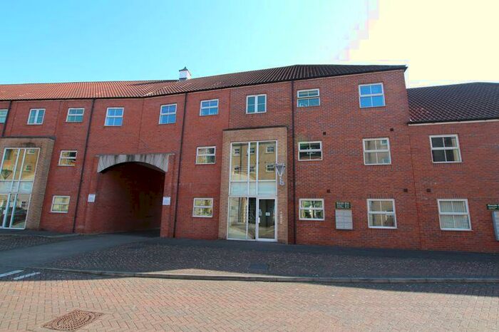 1 Bedroom Flat To Rent In Riverside Drive, Lincoln, LN5