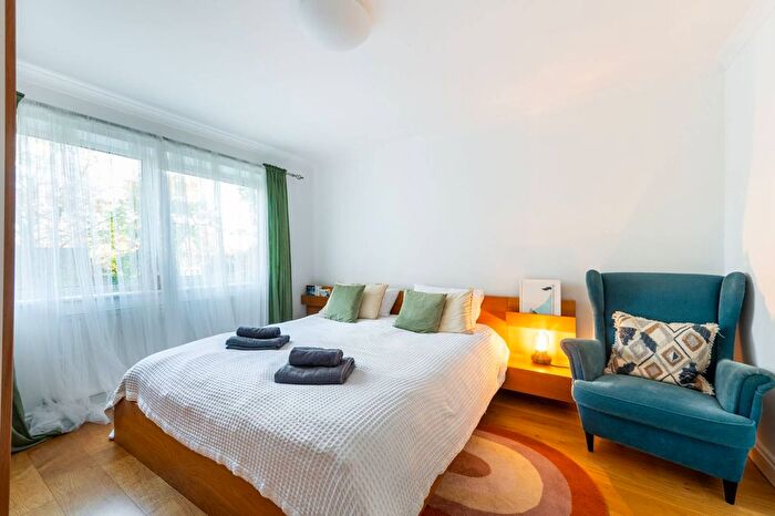 2 Bedroom Flat To Rent In Grange Road, Ealing Broadway, London, W5