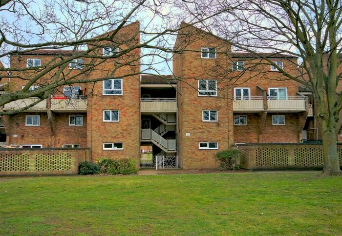 2 Bedroom Apartment To Rent In Albemarle Way, Cambridge, CB4