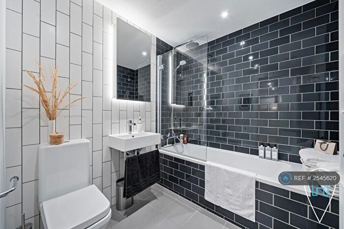 1 Bedroom Flat To Rent In Pinnacle House, London, E16