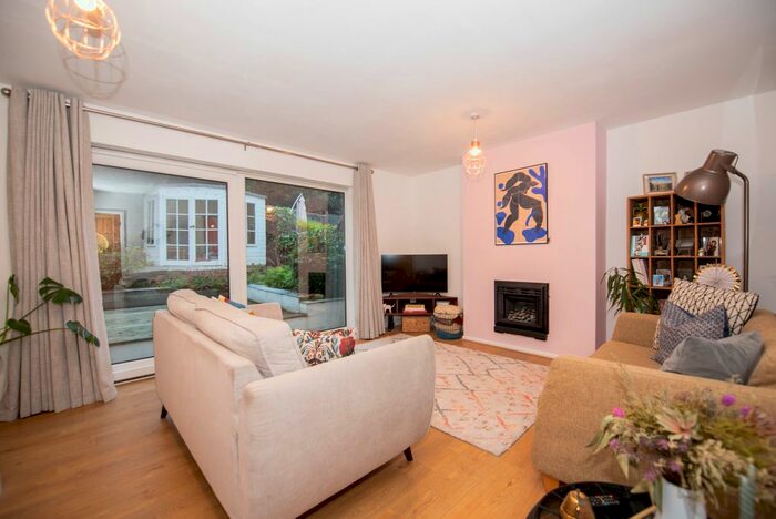 3 Bedroom Semi-Detached House To Rent In Marshall Road, Mapperley, Nottingham, NG3