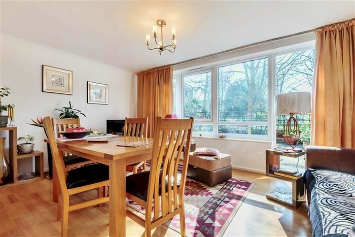 2 Bedroom Flat To Rent In Ollgar Close, London, W12