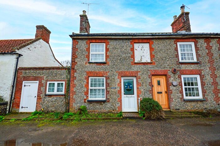 2 Bedroom House To Rent In Bacton, NR12