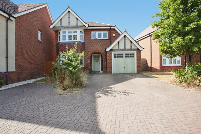 3 Bedroom Detached House For Sale In Sigwels Road, Cawston, Rugby, CV22