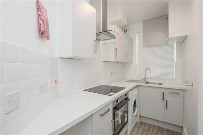 Flat To Rent In Vincent Court, Bell Lane, Hendon, NW4