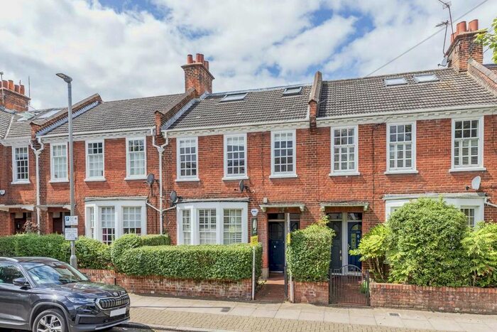 2 Bedroom Flat To Rent In Swaby Road, London, SW18