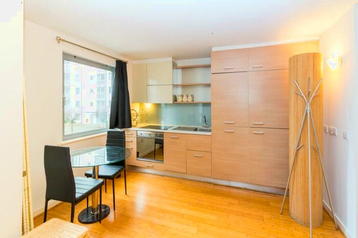 Studio To Rent In Deals Gateway, Colorado Building, Deptford, SE13