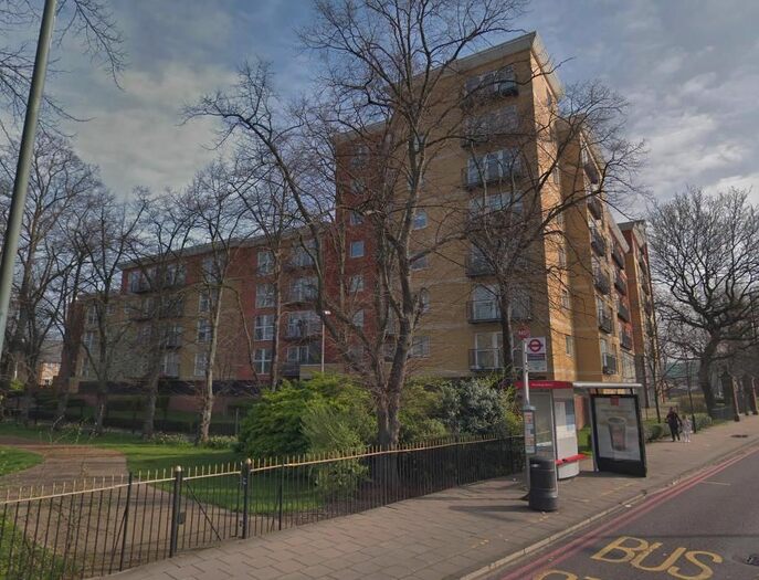 1 Bedroom Flat To Rent In Memorial Heights, Monarch Way, Newbury Park, IG2