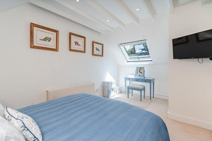 1 Bedroom Flat To Rent In Hedgerley Lane, Gerrards Cross, Buckinghamshire, SL9