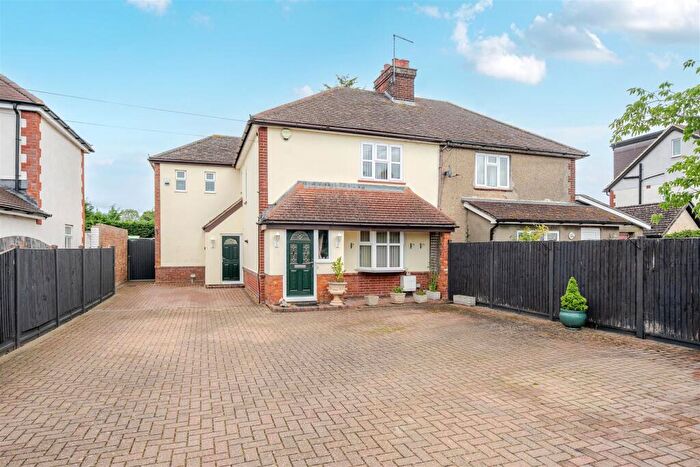 5 Bedroom Semi-Detached House For Sale In Church End, Renhold, Bedford, MK41