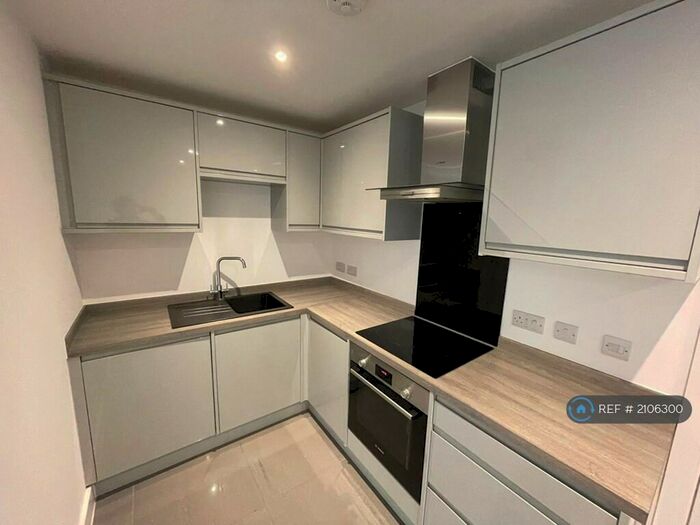 Studio To Rent In Queens Terrace, Southampton, SO14