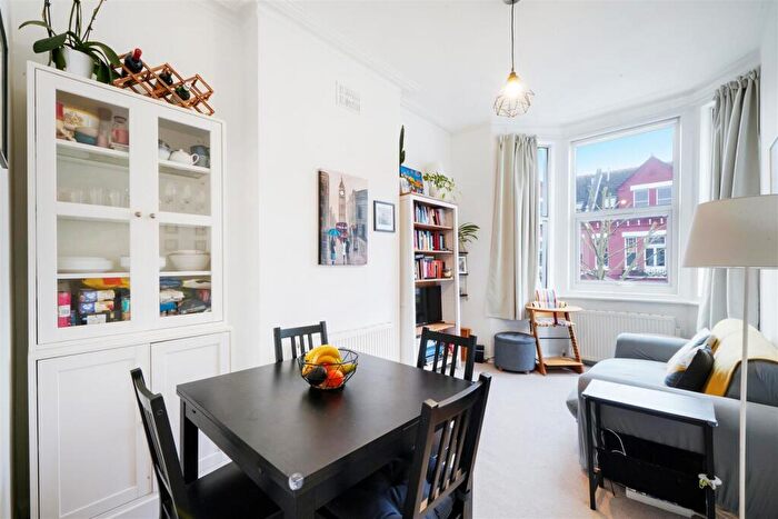 2 Bedroom Flat For Sale In Streatley Road, London, NW6
