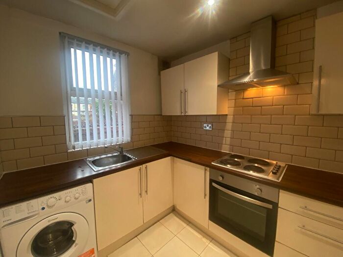 2 Bedroom Flat To Rent In Radnor Place, Liverpool, Merseyside, L6