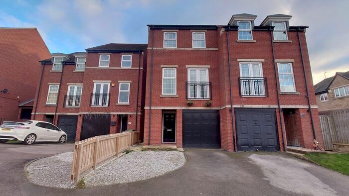 3 Bedroom Semi-Detached House To Rent In Wheatley Drive, Woolley Grange, Barnsley S75