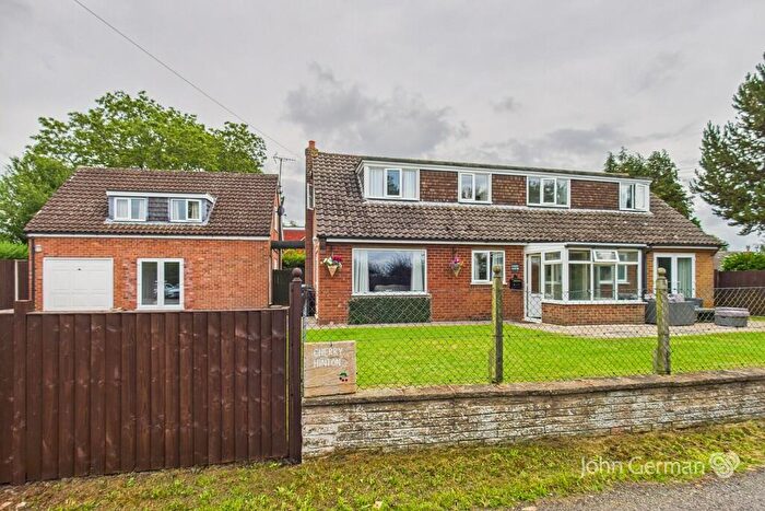4 Bedroom Detached House For Sale In Pump Lane, Doveridge, DE6