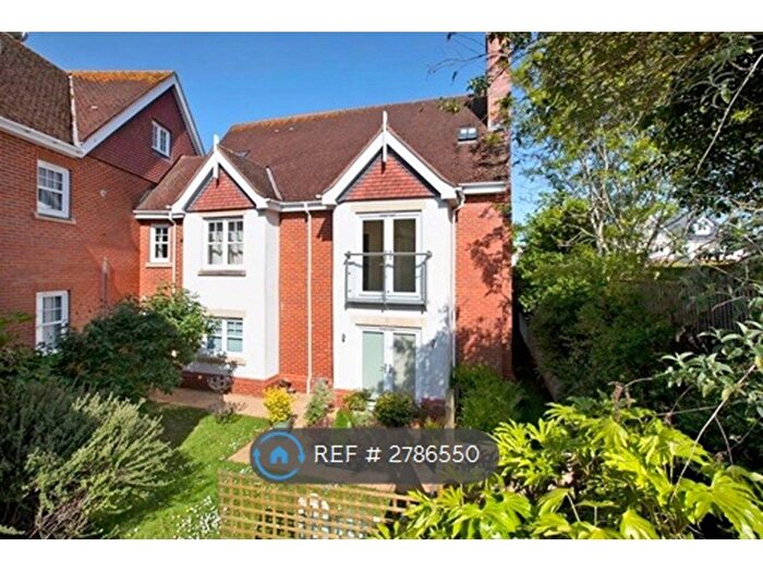 2 Bedroom Flat To Rent In The Avenues, Exmouth, EX8