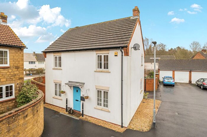 3 Bedroom Detached House For Sale In Station Road, Ilminster, Somerset, TA19