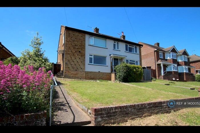 3 Bedroom Semi-Detached House To Rent In Watson Avenue, Chatham, ME5