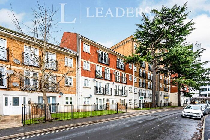 2 Bedroom Apartment To Rent In Parkview, Handel Road, SO15