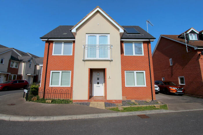 3 Bedroom Detached House To Rent In Carradine Crescent, Oxley Park, Milton Keynes, Buckinghamshire, MK4