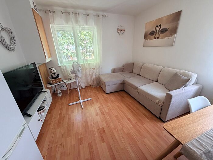 1 Bedroom Flat To Rent In Broadway, West Ealing, W13
