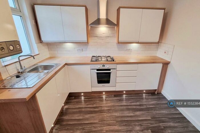 2 Bedroom Terraced House To Rent In Newbold Street, Rochdale, OL16