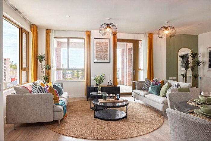 2 Bedroom Flat For Sale In Bermondsey Heights, South Bermondsey, SE15