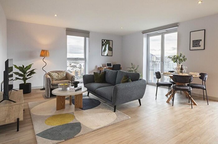 Apartment To Rent In Dockside, Edinburgh, EH6