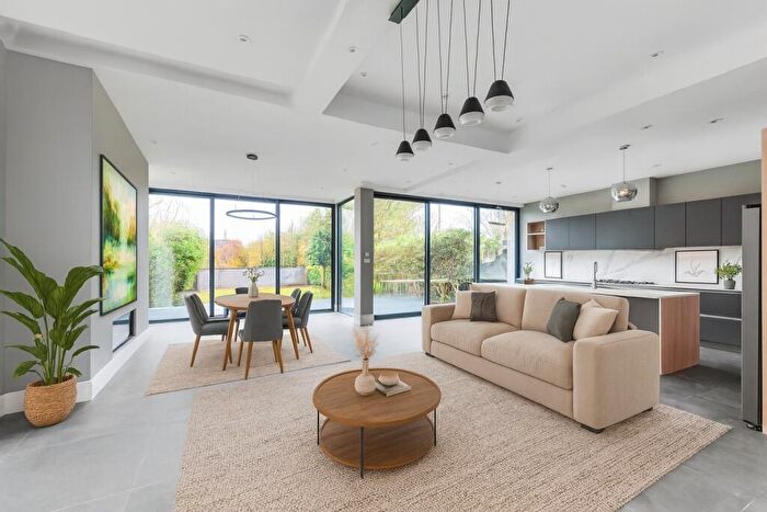 8 Bedroom Detached House For Sale In Dartmouth Road, London, NW2