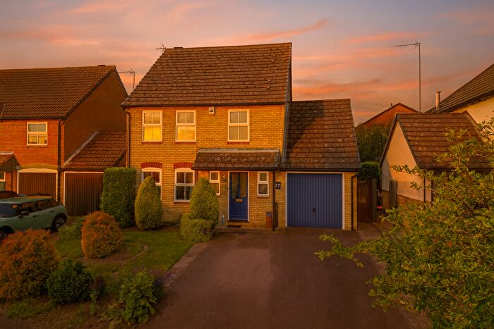 3 Bedroom Detached House For Sale In Peasmead, Buntingford, SG9