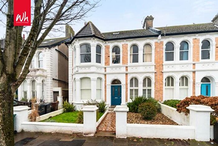 3 Bedroom Maisonette To Rent In Sackville Gardens, Hove, BN3