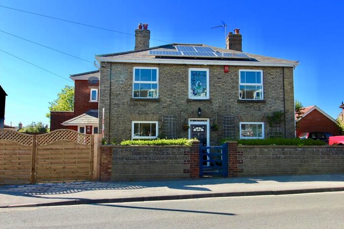 2 Bedroom Apartment To Rent In Bridge Road, Lowestoft, NR32