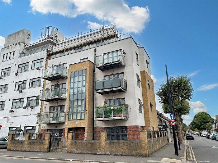 1 Bedroom Flat For Sale In Katherine Road, London, E7