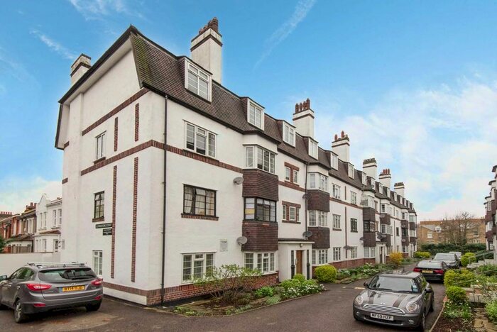 2 Bedroom Flat To Rent In Barrow Road, Streatham, SW16