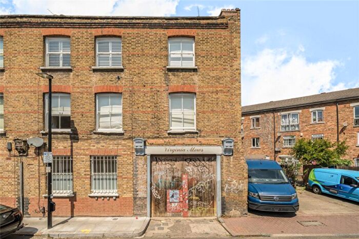 1 Bedroom Maisonette For Sale In Virginia Mews, Virginia Road, London, E2