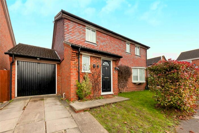 4 Bedroom Detached House To Rent In Gleneagles Drive, Farnborough, Hampshire, GU14