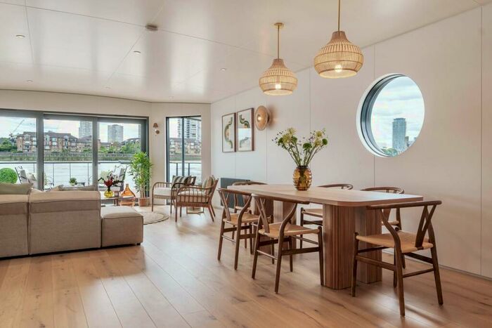 2 Bedroom House Boat To Rent In Cheyne Walk, Chelsea, London, SW10