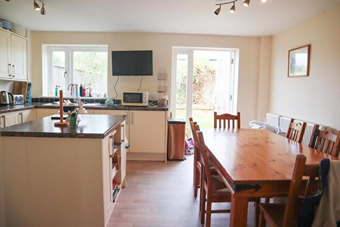 4 Bedroom House To Rent In Withymead, Claverham, Bristol, BS49