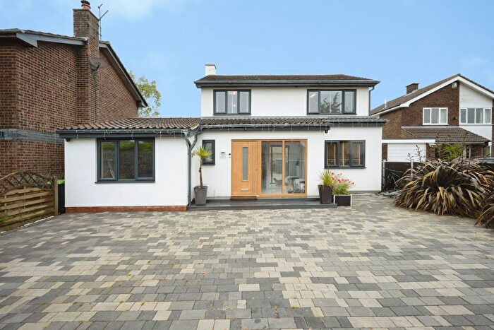 4 Bedroom Detached House For Sale In The Close, Thurleigh, Bedford, Bedfordshire, MK44