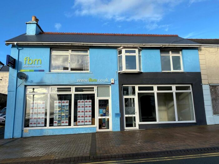 3 Bedroom Flat To Rent In Charles Street, Milford Haven, Sir Benfro, SA73