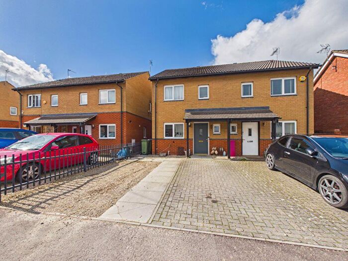 3 Bedroom Semi Detached House For Sale In Laxton Road, Cheltenham, GL51