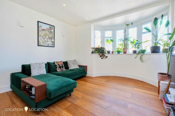 2 Bedroom Flat To Rent In Lordship Park, London, N16