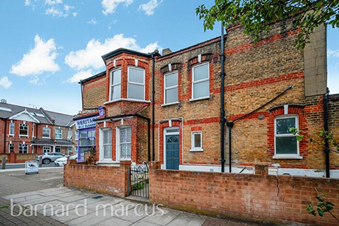 3 Bedroom Flat To Rent In Brookwood Road, London, SW18