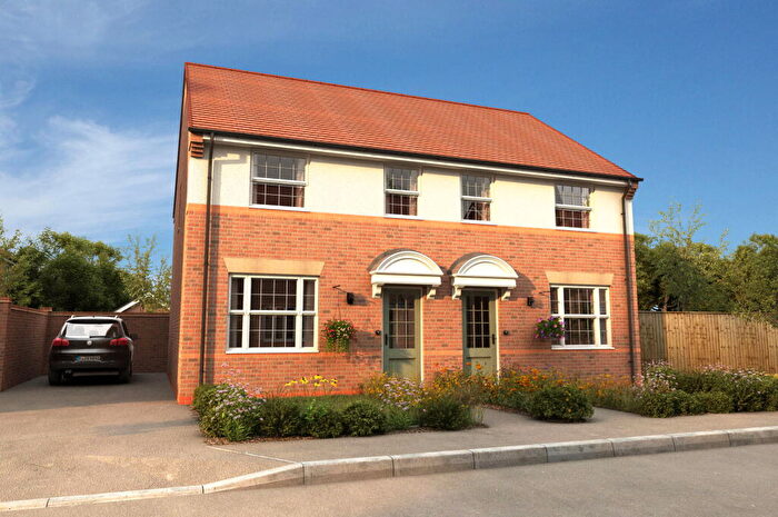 3 Bedroom Semi-Detached House For Sale In Bellenger Way, Brize Norton, OX18
