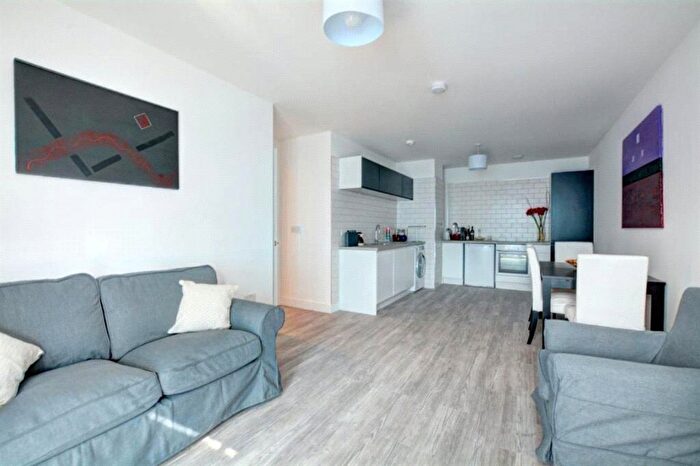 Apartment To Rent In - Elmfield Road, Bromley, BR1