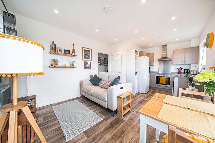 1 Bedroom Flat For Sale In Gilbert Close, Padworth, Reading, RG7