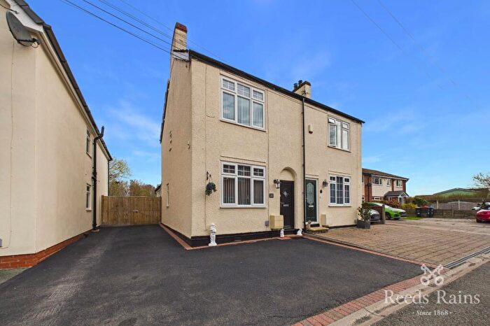 3 Bedroom Semi Detached House For Sale In Cross Street, Marston, Northwich, Cheshire, CW9