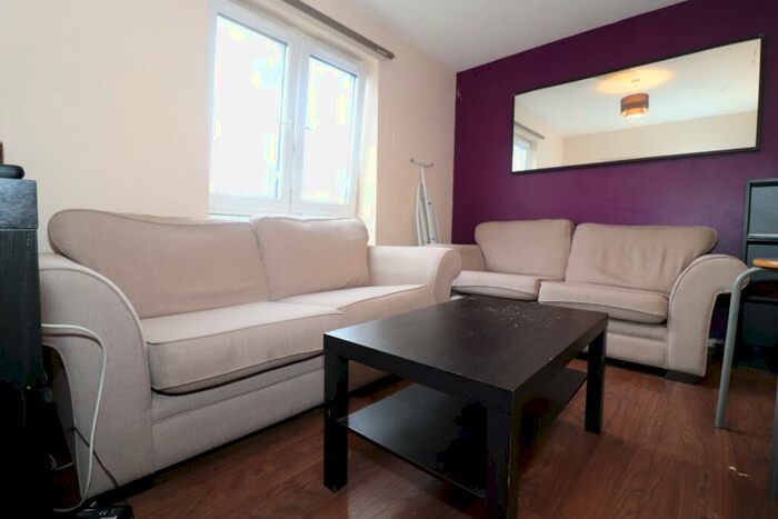 6 Bedroom Flat To Rent In Gwennyth House, Cathays, CF24